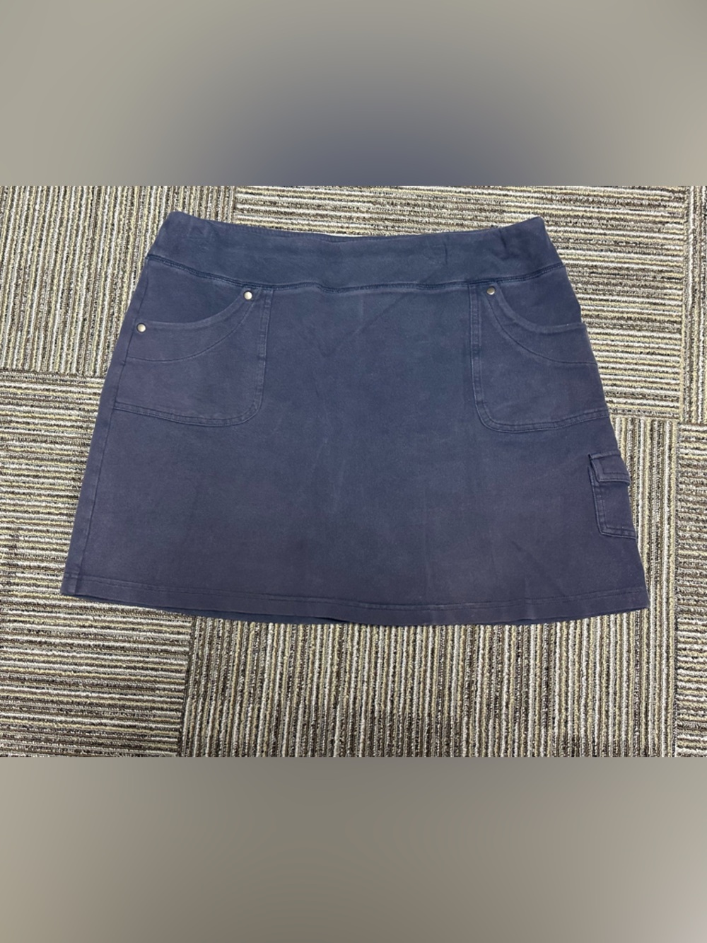 Women’s style and Company large navy weathered skirt 95% cotton